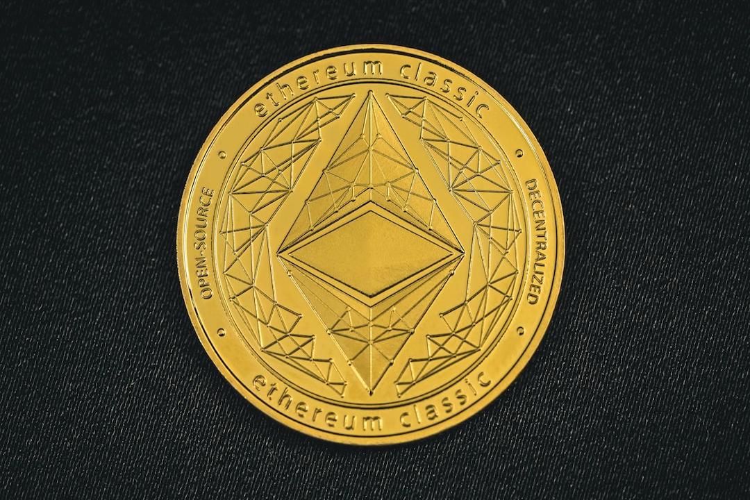 After Bitcoin's Return to $100,000, Technical Indicators Signal "Double Top" Risk